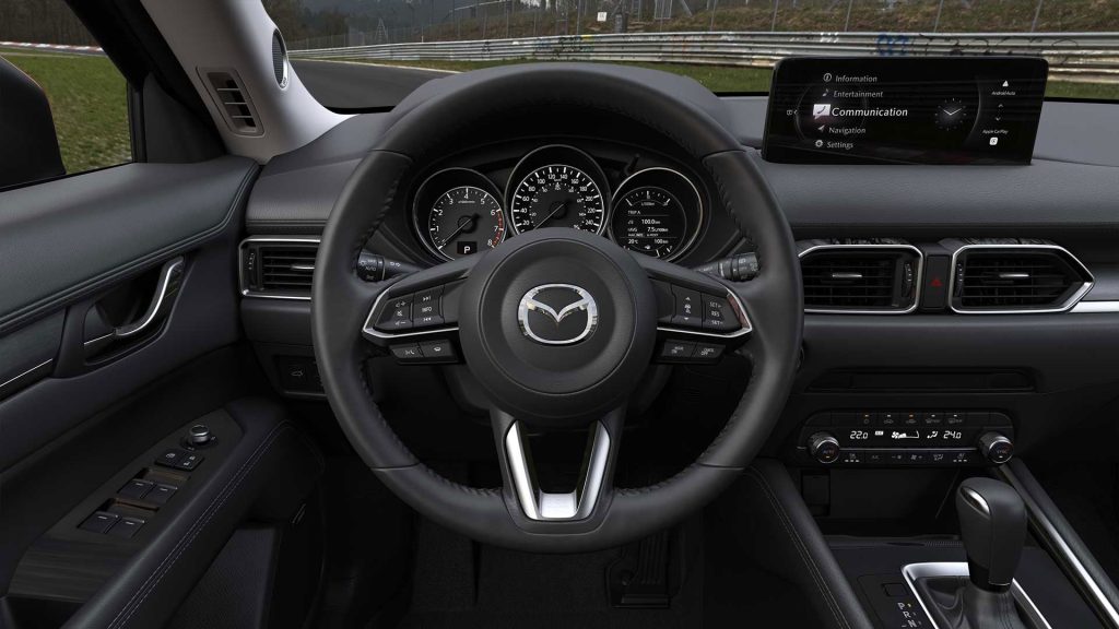 Mazda CX-5 2024 en México, interior, volante con controles