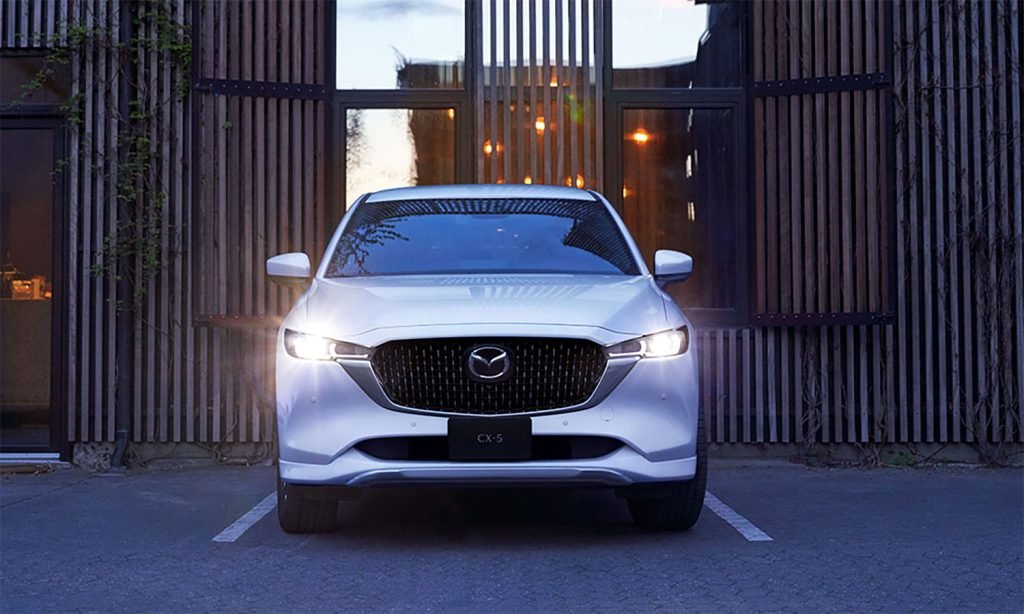 Mazda CX-5 2024 en México - color blanco parte frente estacionada