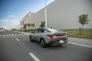 Kia K3 Sedán 2024 en México - Exterior, parte trasera con faros LED