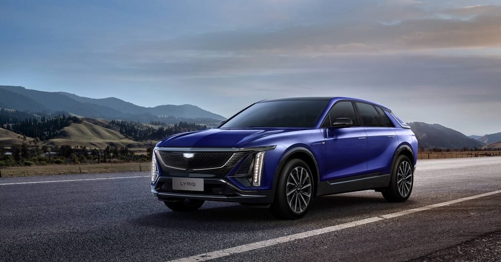 Cadillac LYRIQ 2024 en México, la SU 100% eléctrica: diseño exterior en carretera