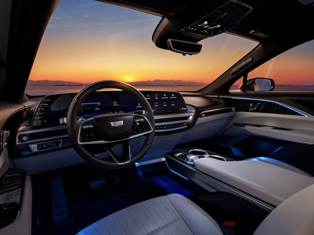 Cadillac LYRIQ 2024 en México, la SU 100% eléctrica: diseño interior, volante, tablero, consola y pantallas