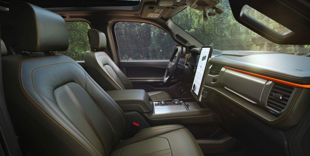 Ford Expedition Timberline 2024 - interior, asientos frontales, pantalla, volante