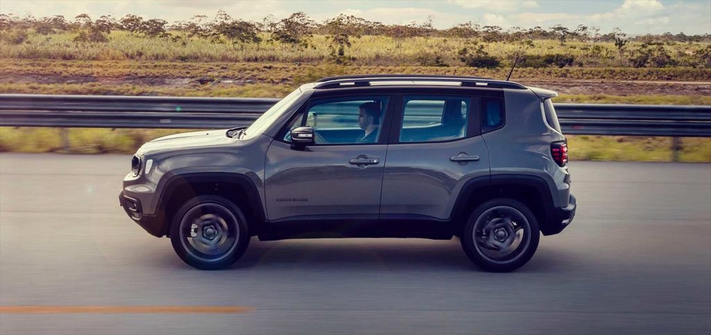 Jeep Renegade 2024 en México - diseño exterior lateral en carretera