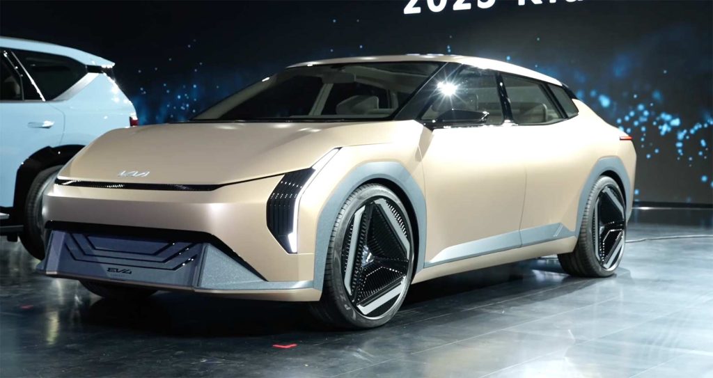 Kia Concept EV4 - diseño exterior mostrado en el KIA EV Day 2023