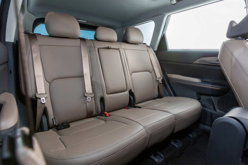 KIA EV5 SUV eléctrico de producción - interiores, asientos posteriores