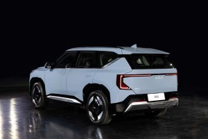 KIA EV5 SUV eléctrico de producción - diseño exterior, parte posterior y lateral