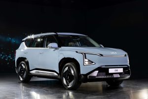 KIA EV5 SUV eléctrico de producción - diseño exterior, parte lateral y frontal