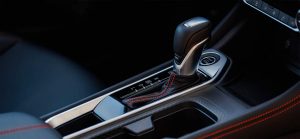 Nissan Sentra 2024 interiores - palanca de velocidades