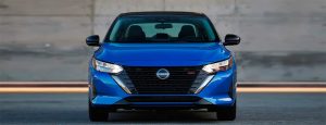 Nissan Sentra 2024 exterior - renovado frente (facelift) con nuevos faros, nueva parrilla