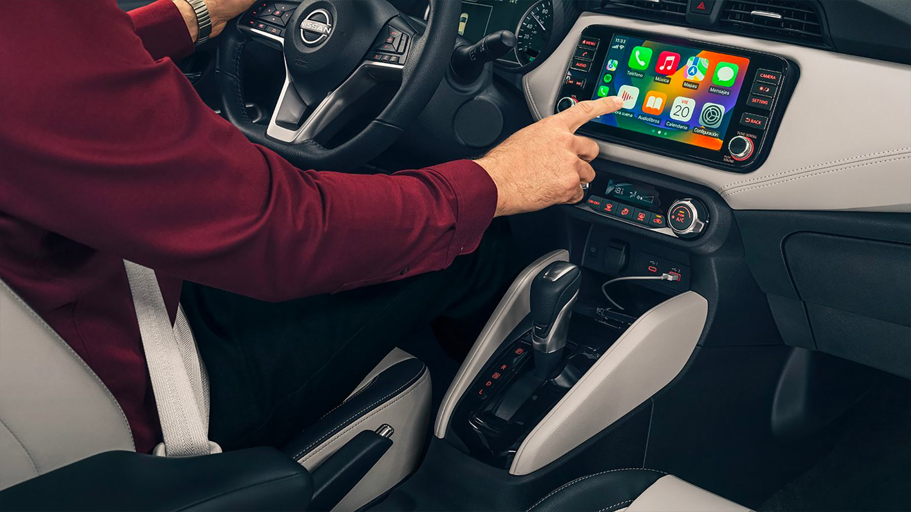 Nissan Versa 2024 en México - interiores, pantalla touch con Android Auto y Apple CarPlay
