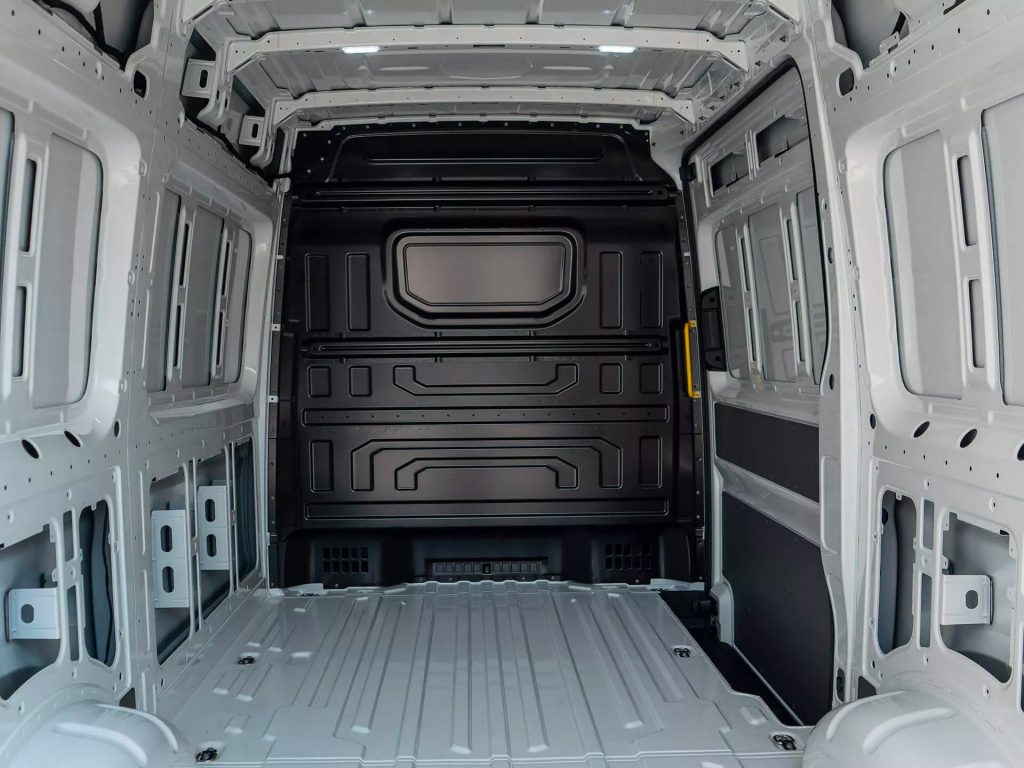 Volkswagen e-Crafter 2023 Cargo Van eléctrico - diseño interior, capacidad de carga posterior