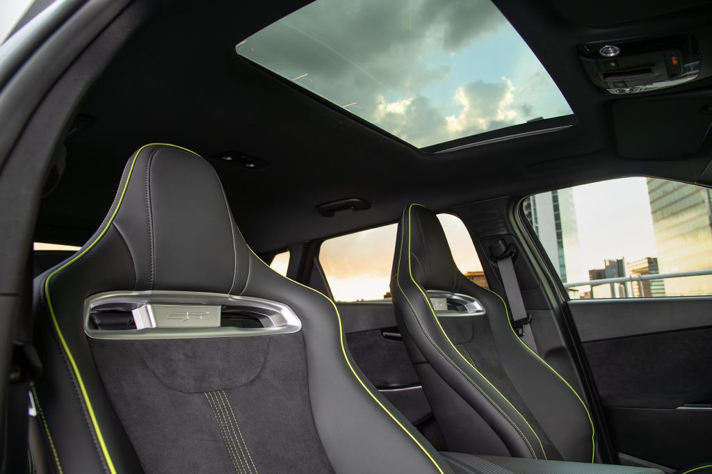Kia EV6 GT 2024 - 100% eléctrico en México - diseño interior, quemacocos, techo panorámico, asientos deportivos delanteros
