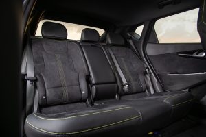 Kia EV6 GT 2024 - 100% eléctrico en México - diseño interior, asientos deportivos traseros