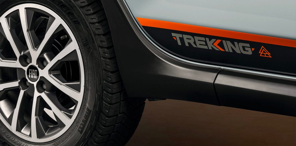Fiat Argo 2024 en México - diseño exterior, rines y calcomanías versión Trekking