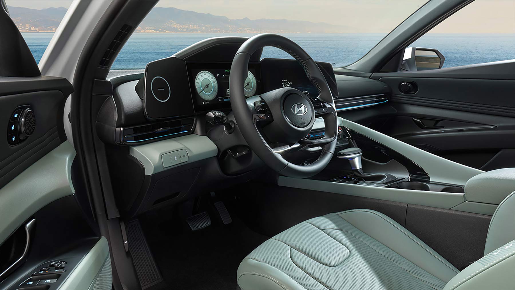 Hyundai Elantra 2024 en México, diseño interior - Volante, consola central, pantallas, tablero, asientos