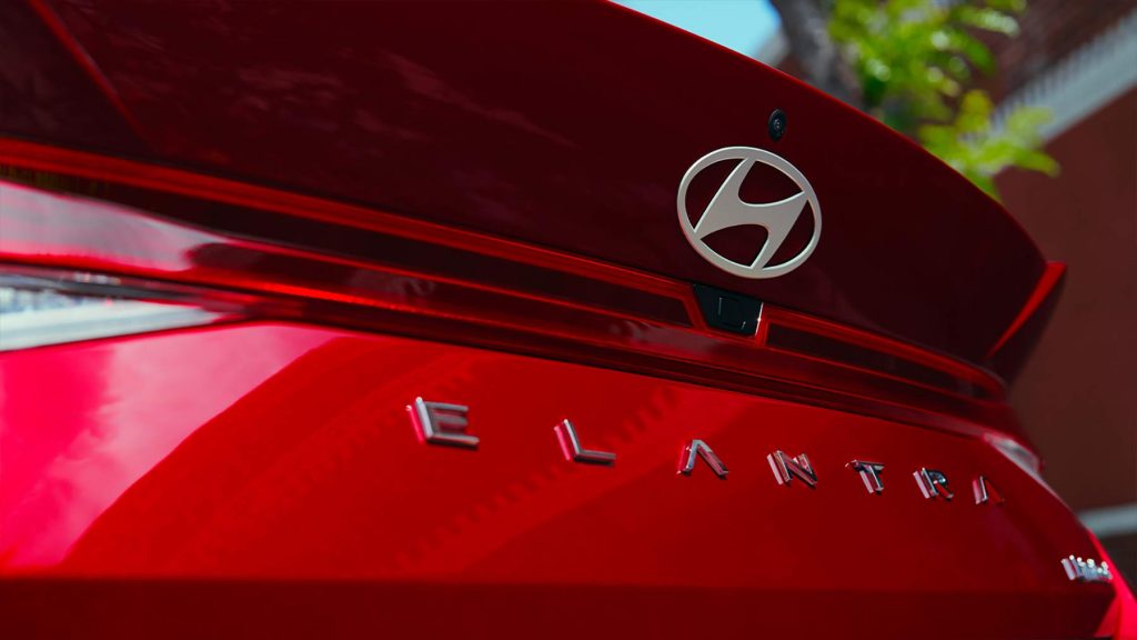 Hyundai Elantra 2024 en México, diseño exterior - alerón trasero deportivo