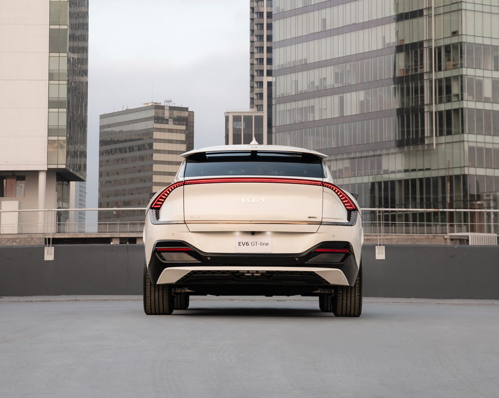 Kia EV6 GT-Line 2024 en México - diseño exterior estacionado, exterior parte trasera