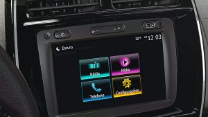 Renault Kwid E-Tech 2024 en México, pantalla a color con Android Auto y Apple CarPlay