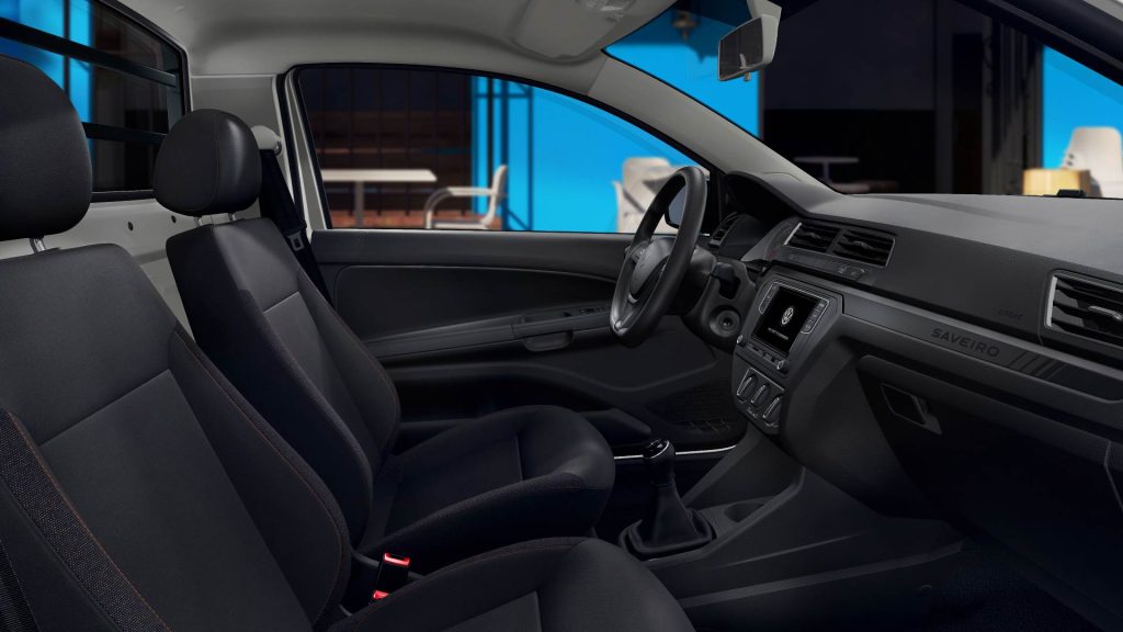 Volkswagen Saveiro 2024 en México - interiores - asientos, volante, pantalla, palanca