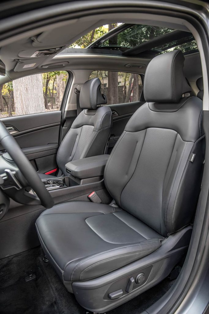 Kia Sportage Híbrida 2024 en México - diseño interior - asientos delanteros
