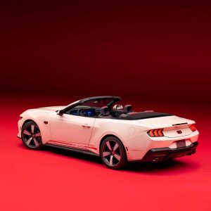Mustang 60th Anniversary 2025 en México - diseño exterior con distintivos especiales - lateral y posterior