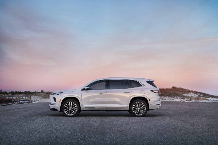 Buick Enclave Avenir 2025 diseño exterior lateral Autos Actual México
