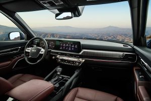 Kia Telluride 2024 en México - interiores - pantalla de info entretenimiento, volante, consola central, tablero y asientos