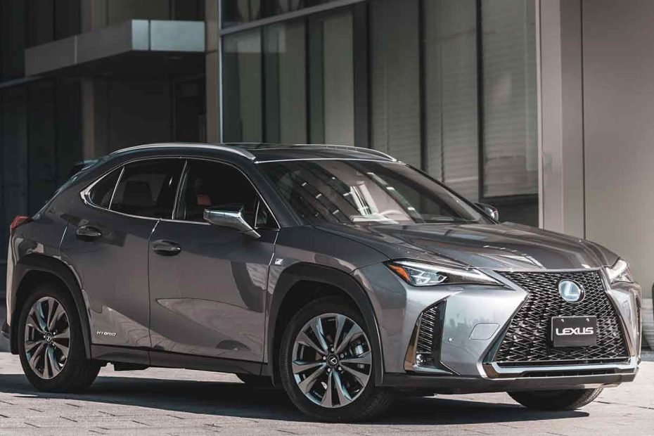 Lexus UX 300 Hybrid 2025 en México - diseño exterior parte frontal y lateral, color gris