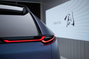 Mazda Arata auto concepto eléctrico - lenguaje de diseño para 2025 - parte posterior faros LED posteriores