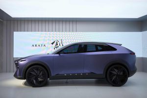 Mazda Arata auto concepto eléctrico - lenguaje de diseño para 2025 - diseño lateral