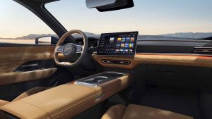 Mazda EZ-6 2025 100% eléctrico - diseño interior - pantalla flotante amplia, consola central, volante, tablero