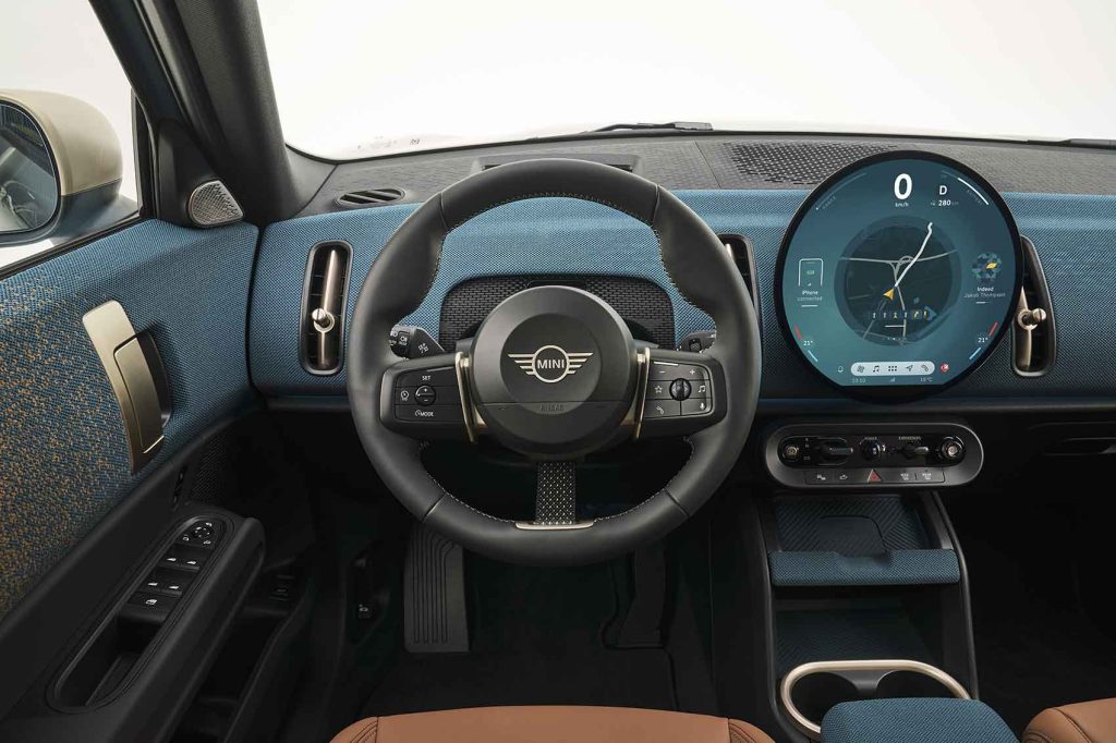 Mini Countryman 2025 en México - eléctrico diseño interior - volante con controles
