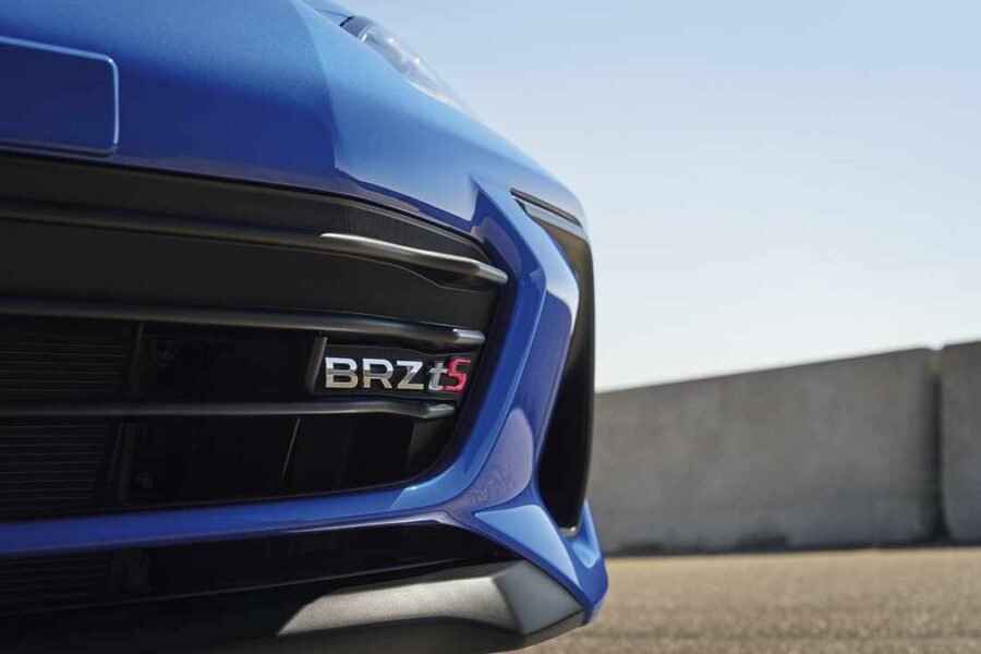 Subaru BRZ tS 6MT 2025 en México: diseño exterior, emblema en defensa y salidas de aire