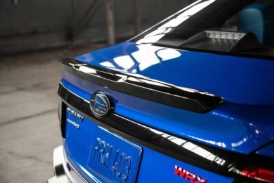 Subaru WRX Performance 2025 tS: diseño exterior parte trasera con emblema