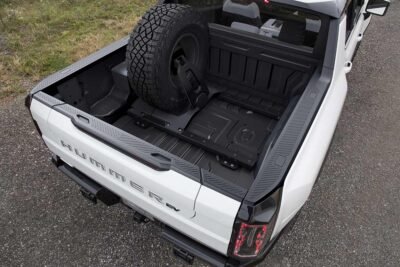 Hummer EV 2025 nuevo Hummer eléctrico en México, diseño exterior toma de la caja en pickup