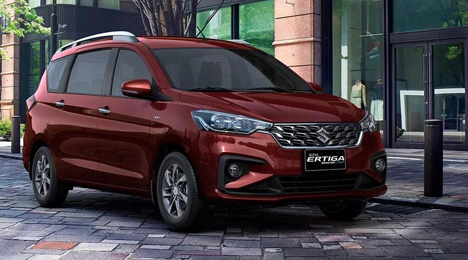 Suzuki Ertiga Boostergreen 2025 en México: diseño exterior estacionada en calle