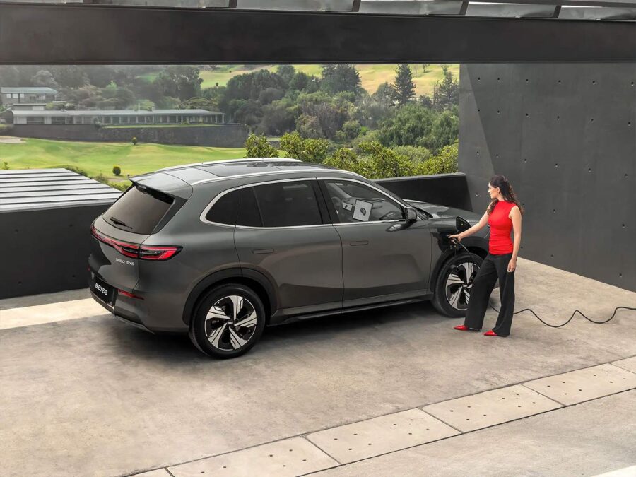 Geely EX5 obtiene su primera gran actualización inalámbrica en México. 
