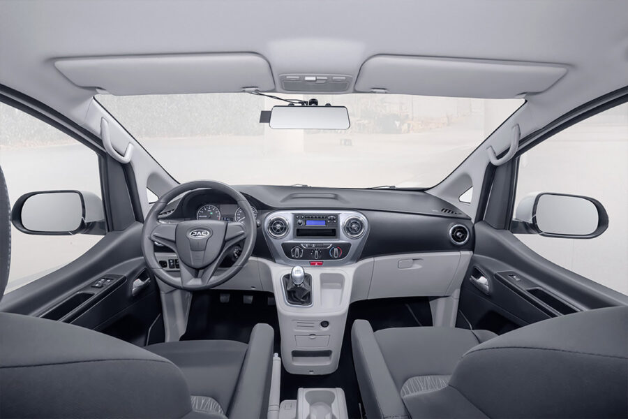 JAC lanza la nueva Sunray City Cargo 2026 en México - interiores