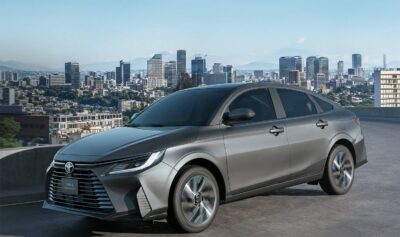 Toyota Yaris Sedán 2026 aterriza en México, ¡ahora híbrido!