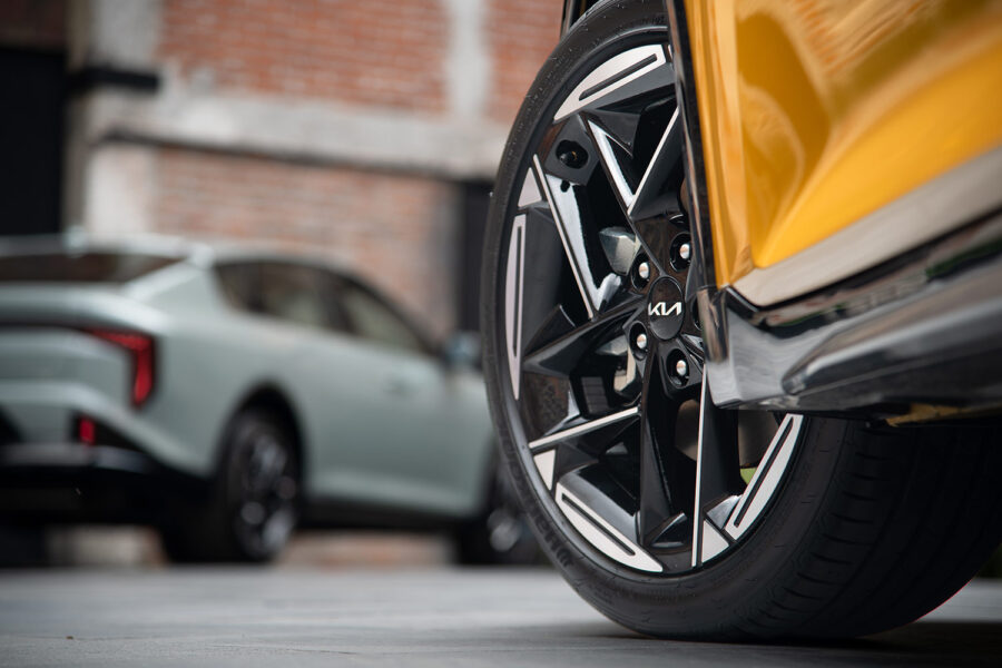 Kia K4 Hatchback 2027 inicia ventas en México estrenando versión EX más accesible. 
