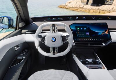 BMW i3 2027 - interiores, pantalla