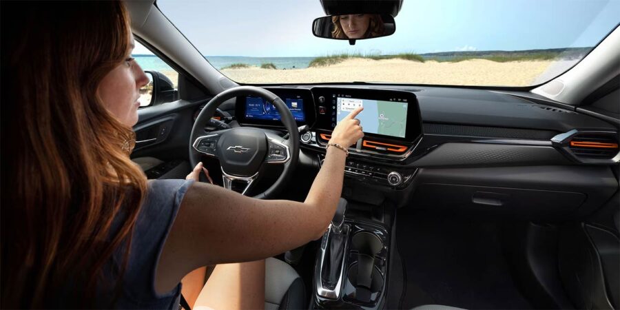 Chevrolet Trax 2027 - interior, pantallas
