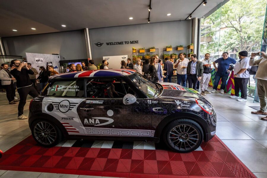 Acerca de WordPress
Autos Actual México
22 actualizaciones disponibles
⌘KAbre la paleta de comandos
00 Comentarios en moderación
Añadir
Borrar Caché
Hummingbird
WPCode
Hola, autosactual
Añadir entrada





Cambiar tipo o estilo del bloque

Mueve Imagen bloque de la posición 3 a la posición 2
Mueve Imagen bloque de la posición 3 a la posición 4
Cambiar alineación



Añadir imagen


Guardar como borrador




Publicar


Cajas meta
Utiliza las teclas de flecha arriba y abajo para cambiar el tamaño del panel de la caja meta.
Subir
Bajar
Mostrar u ocultar el panel
Subir
Bajar
Mostrar u ocultar el panel
Tipo de Contenido: 
Noticia

Datos de Noticia
Título de la Noticia:
MINI regresa a La Carrera Panamericana 2026 junto a Agustín Martínez y Charlene Arguimbau

URL de la Imagen Principal:
https://www.autosactual.mx/wp-content/uploads/2026/10/mini-carrera-panamericana-2026-05.jpg
 Seleccionar Imagen

Descripción Corta/Resumen:
MINI regresa a La Carrera Panamericana 2026 junto a Agustín Martínez y Charlene Arguimbau


Subir
Bajar
Mostrar u ocultar el panel
SEO
Legibilidad
Esquema
Social
Optimiza tu contenido para que sea más fácil de descubrir.


Frase clave de enfoque
Frase clave de enfoque
MINI en La Carrera Panamericana 2026
Utiliza la palabra o frase principal por la que deseas que tu contenido sea encontrado en los motores de búsqueda, herramientas de IA y otros entornos. Más información sobre las mejores prácticas para frases clave.Abrir en nueva pestaña de buscador

Descubre frases clave relacionadasAbrir en nueva pestaña de buscador

Apariencia en el buscador
Determina cómo debería verse tu entrada en los resultados de búsqueda.
Vista previa de Google
Móvil
Vista previa de Google: Cambiar a la vista previa para ordenador. Ahora mismo se muestra la vista previa para móvil.
Escritorio
Vista previa de la URL.:

Autos Actual México
www.autosactual.mx
Vista previa de título SEO::
MINI en La Carrera Panamericana 2026 con el equipo Mexicano
Vista previa de la meta descripción
Oct 15, 2026 － MINI regresa a La Carrera Panamericana 2026 junto a Agustín Martínez y Charlene Arguimbau. Conoce todos los detalles.
Título SEO
Insertar variable
MINI en La Carrera Panamericana 2026 con el equipo Mexicano 

Slug
MINI regresa a La Carrera Panamericana 2026
Meta description
Insertar variable
MINI regresa a La Carrera Panamericana 2026 junto a Agustín Martínez y Charlene Arguimbau. Conoce todos los detalles.


Analisis de SEOBueno
MINI en La Carrera Panamericana 2026

Agregar palabra clave relacionada
Premium

Rastrear el rendimiento SEO

Bloques de contenido
Nuevo

Sugerencias de enlaces internos
Premium

Contenido Cornerstone

Avanzado

Estadísticas

Entrada

Bloque

Imagen
Inserta una imagen para hacer una declaración visual



Medios


Añadir imagen
Texto alternativo

Describe el propósito de la imagen.↗


Marcar como decorativo
Oculto a las tecnologías de apoyo.

Saltar al bloque seleccionado
Abrir el panel de publicar
Entrada
Imagen
AvisosArrastra y suelta una imagen, súbela o escógela de tu biblioteca.
Seleccionar archivos
Cerrar diálogo
Elige o sube medios
Subir archivosBiblioteca de medios
Filtrar los medios
Filtrar por tipo

Imágenes
Filtrar por fecha

Todas las fechas
Buscar medios
Lista de medios
Detalles del adjunto

mini-carrera-panamericana-2026-05.jpg
15 octubre, 2026
216 KB
1400 por 934 píxeles
Editar imagen
Borrar permanentemente
Texto alternativo
MINI en La Carrera Panamericana 2026
Aprende cómo describir el propósito de la imagen(abre en una nueva pestaña). Déjalo vacío si la imagen es puramente decorativa.Título
MINI en La Carrera Panamericana 2026
Leyenda de la imagen

Descripción
MINI en La Carrera Panamericana 2026
URL del archivo:
https://www.autosactual.mx/wp-content/uploads/2026/10/mini-carrera-panamericana-2026-05.jpg
Copiar URL al portapapeles
Acciones para los archivos multimedia seleccionadosElegir
Sin archivos seleccionados - revelando el auto